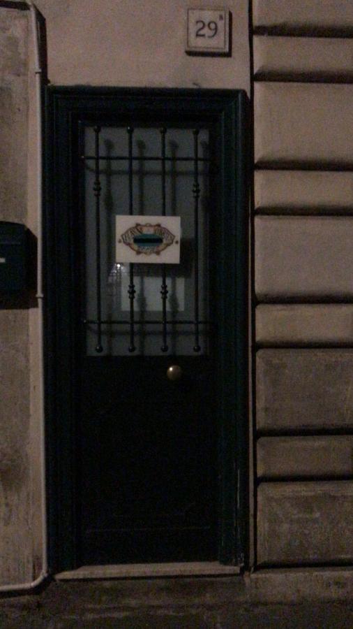 Flann O'Brien Rooms Рим Экстерьер фото