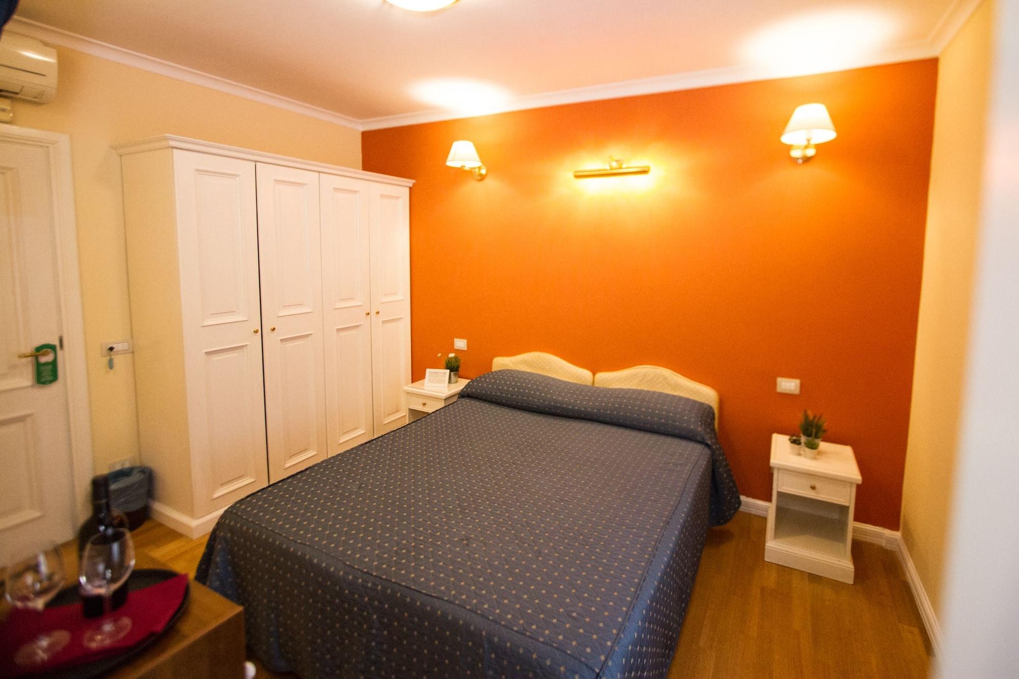 Flann O'Brien Rooms Рим Экстерьер фото
