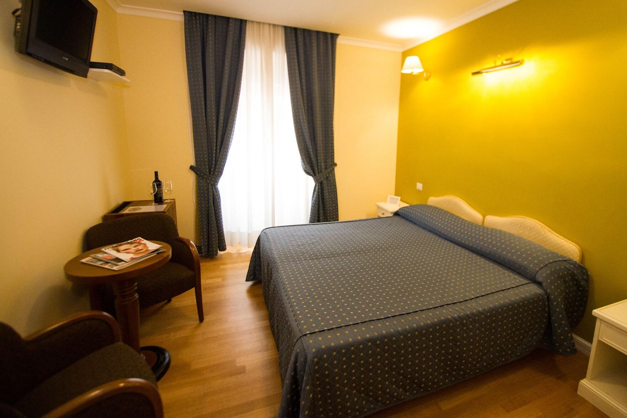 Flann O'Brien Rooms Рим Экстерьер фото