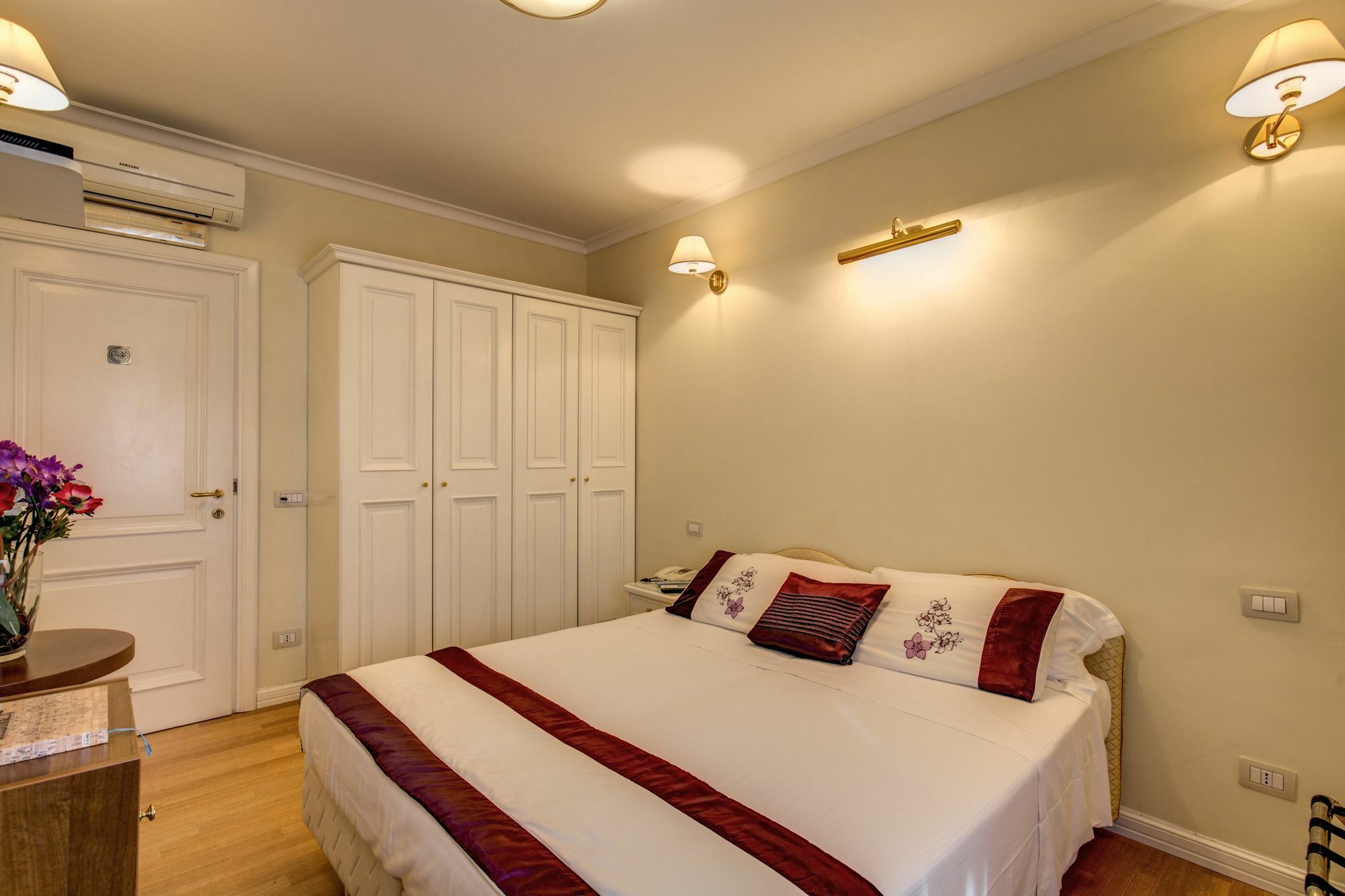 Flann O'Brien Rooms Рим Экстерьер фото